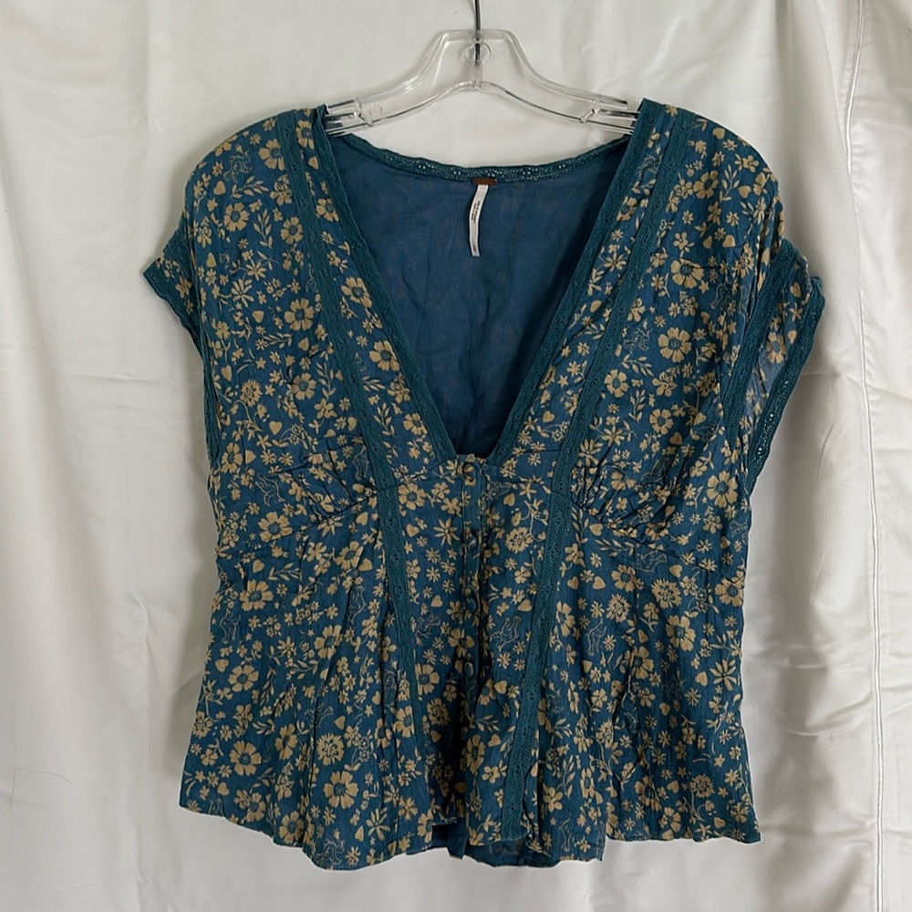 Free People top, Floral blouse, Large